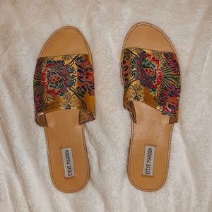 OFFER Steve Madden slide sandals floral embroidery